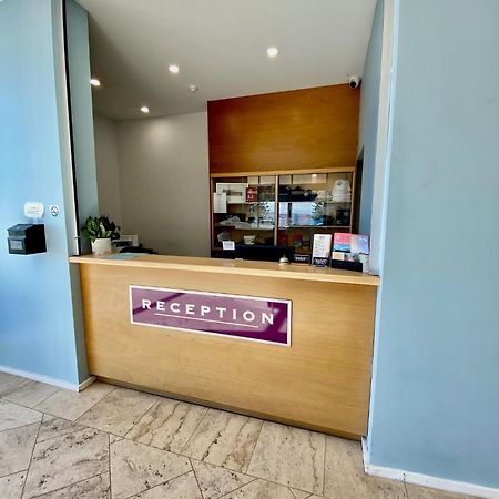 Ocean Beach Hotel Perth Bagian luar foto