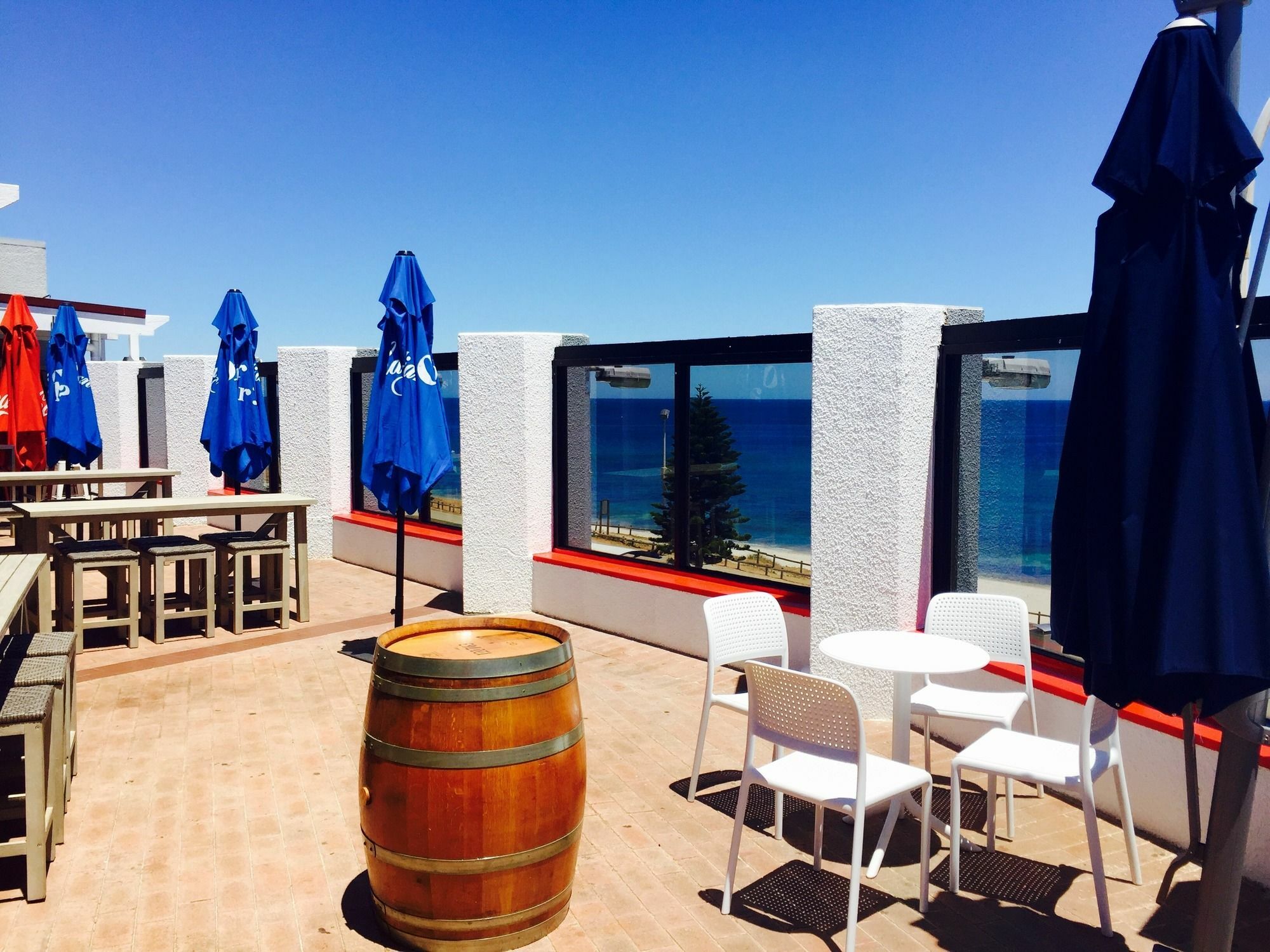 Ocean Beach Hotel Perth Bagian luar foto